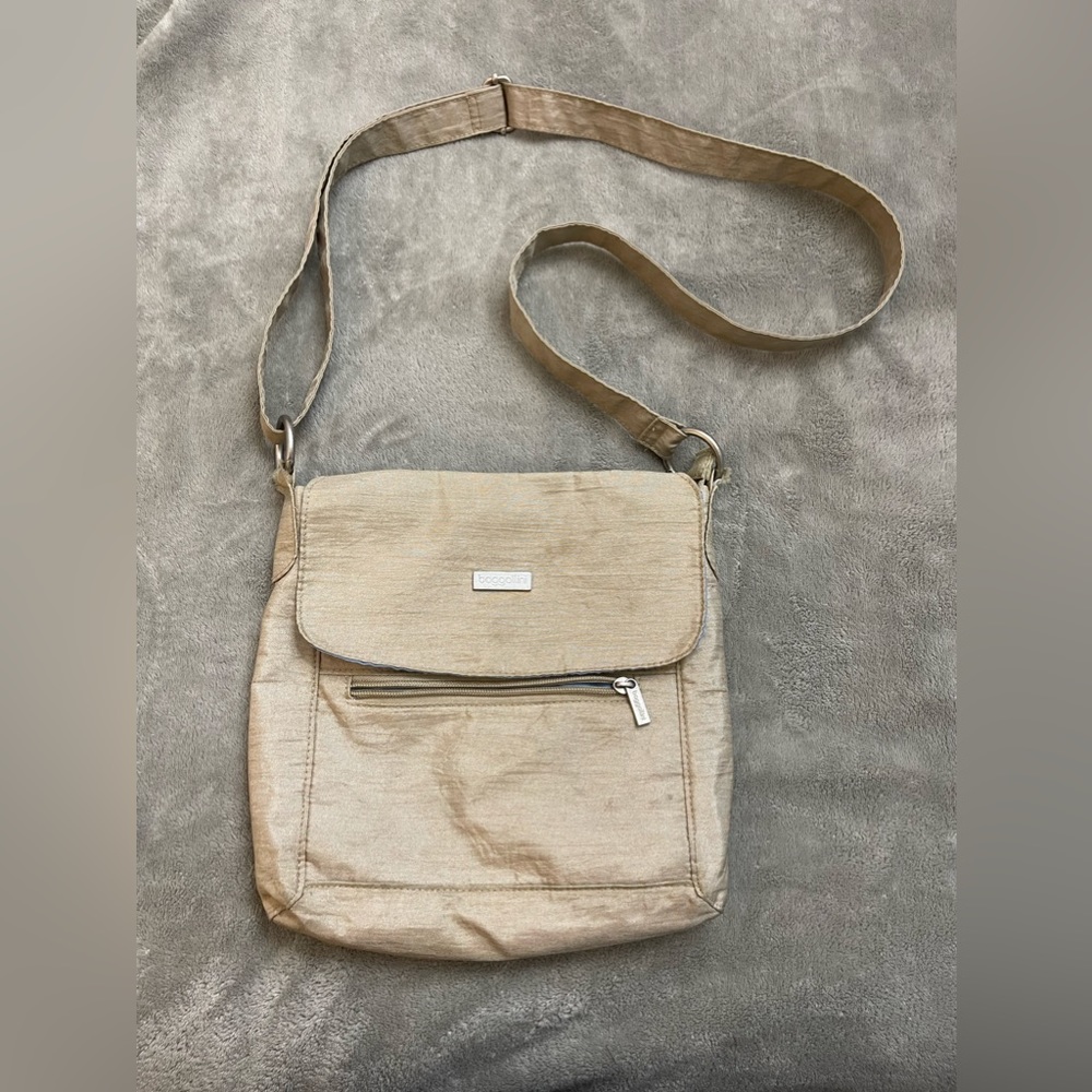 🌹Baggallini Light Beige Crossbody Bag